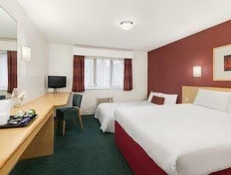 Birchanger Days Inn By Wyndham London Stansted Airport מראה חיצוני תמונה