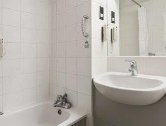 Birchanger Days Inn By Wyndham London Stansted Airport מראה חיצוני תמונה