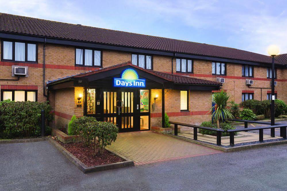 Birchanger Days Inn By Wyndham London Stansted Airport מראה חיצוני תמונה